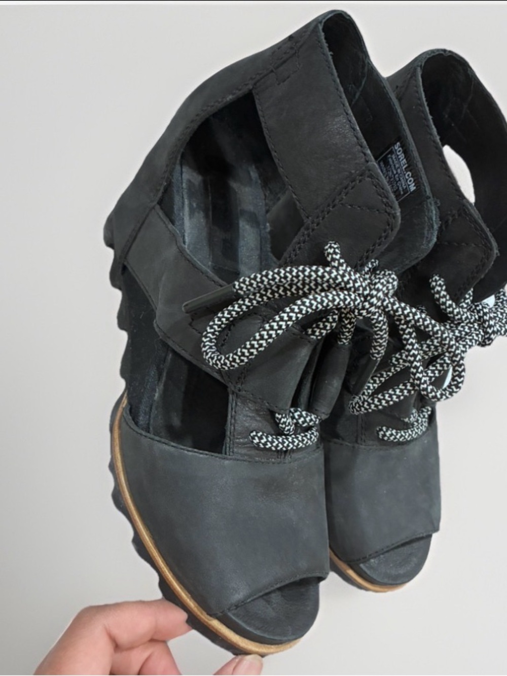 Sorel Joanie II Sandals WMNS 8 Black Nubuck Leather Lace Up Wedge Lug Gladiator
